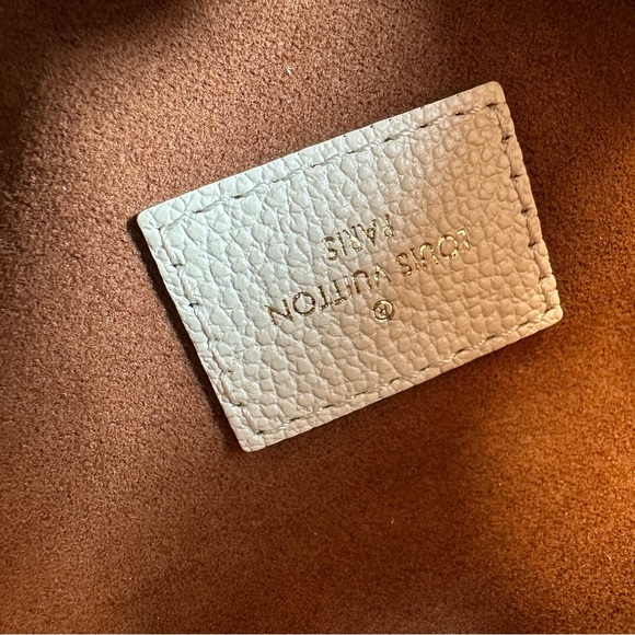 LV Louis Vuitton Empreinte Bumbag Cream Monogram Waist Crossbody - Picture 8 of 16